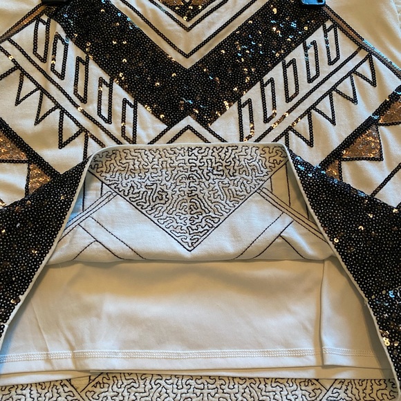 COPY - sequined  geometric mini skirt - Picture 2 of 5